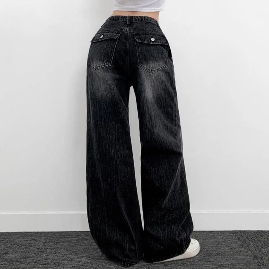 Женские широкие джинсы с фактурой слуб и накладными задними карманами