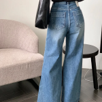 Женские джинсы с широким силуэтом и A-образной формой