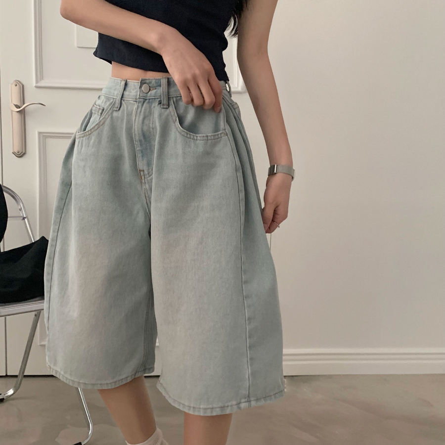 Женские джинсовые бермуды с высокой талией, защипами и винтажной варкой