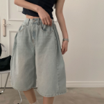 Женские джинсовые бермуды с высокой талией, защипами и винтажной варкой