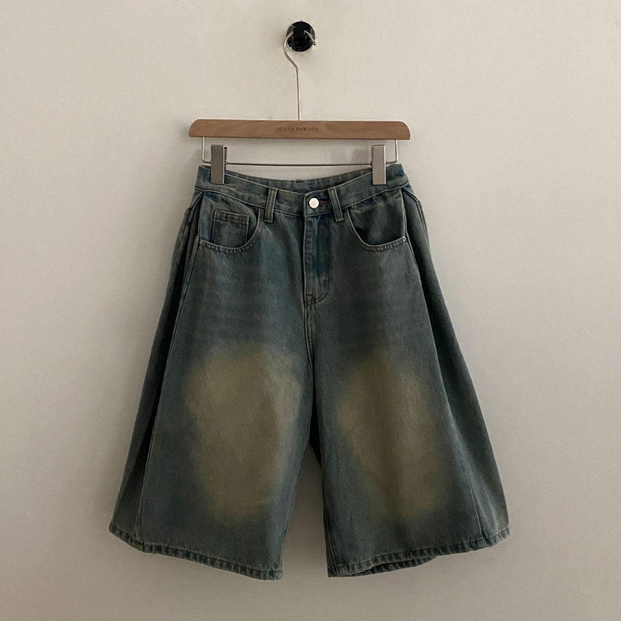 Женские джинсовые бермуды с высокой талией, защипами и винтажной варкой