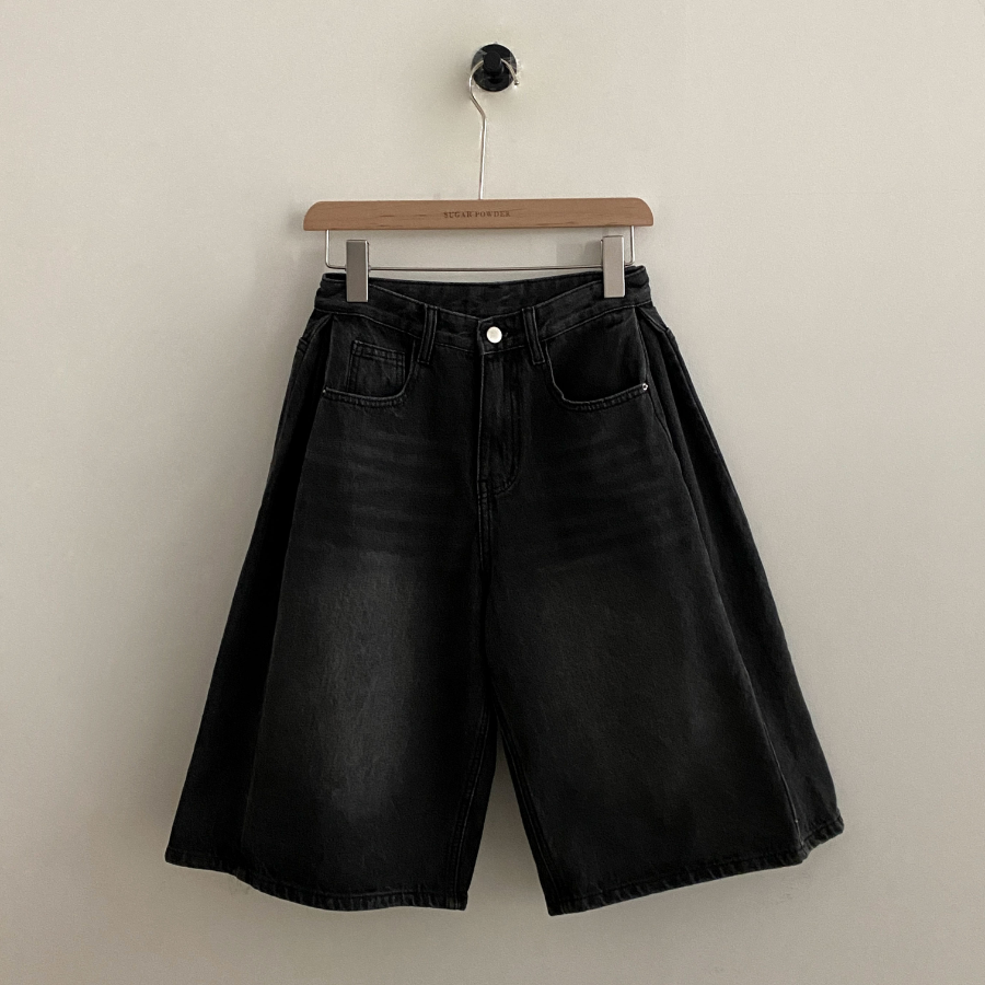 Женские джинсовые бермуды с высокой талией, защипами и винтажной варкой