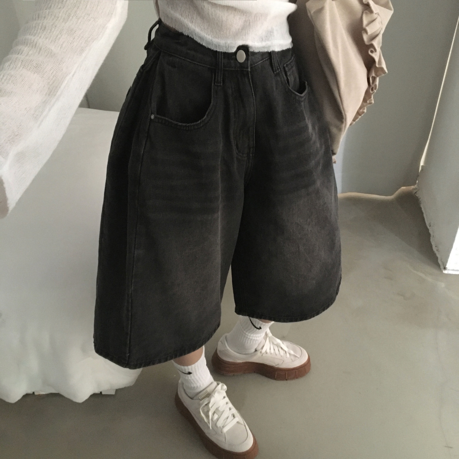 Женские джинсовые бермуды с высокой талией, защипами и винтажной варкой