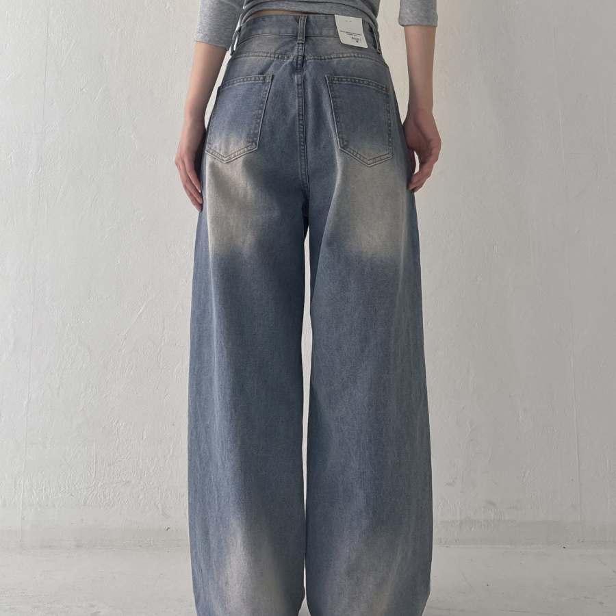 Женские широкие джинсы с варкой и эффектом брашинга