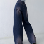 Женские широкие джинсы с варкой и эффектом брашинга