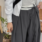 Ribon Strap Bicolor Pin-Tuck Slacks