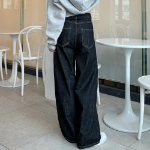 Унисекс джинсы из сырого денима с защипами и контрастной строчкой