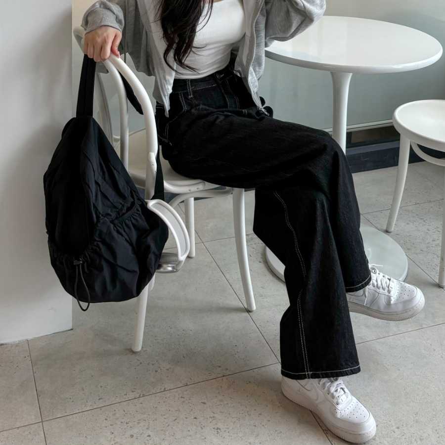 Унисекс джинсы из сырого денима с защипами и контрастной строчкой