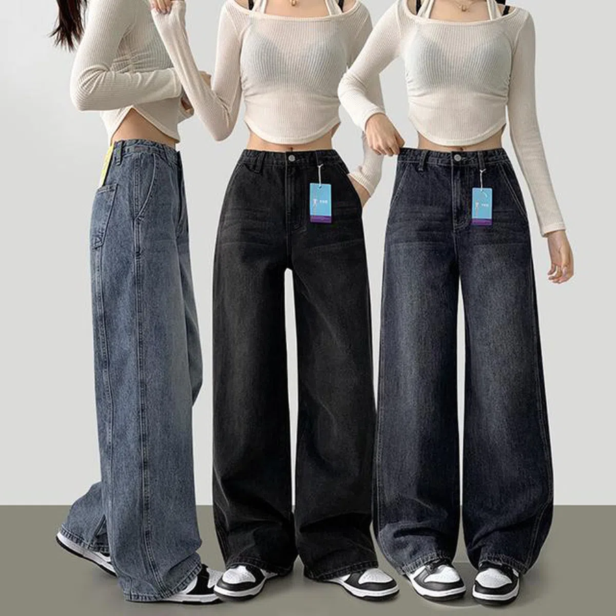 Женские широкие джинсы с аккуратной вертикальной прострочкой