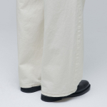 Two-Tuck Wide Denim Pants [Cream]