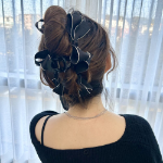 Черная заколка-краб с бантом — стильный аксессуар для элегантной укладки