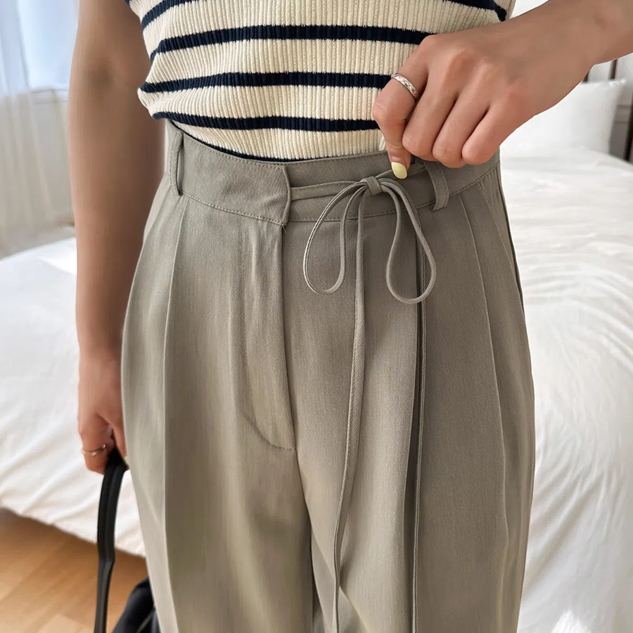 Ribbon Strap Straight-Fit Slacks