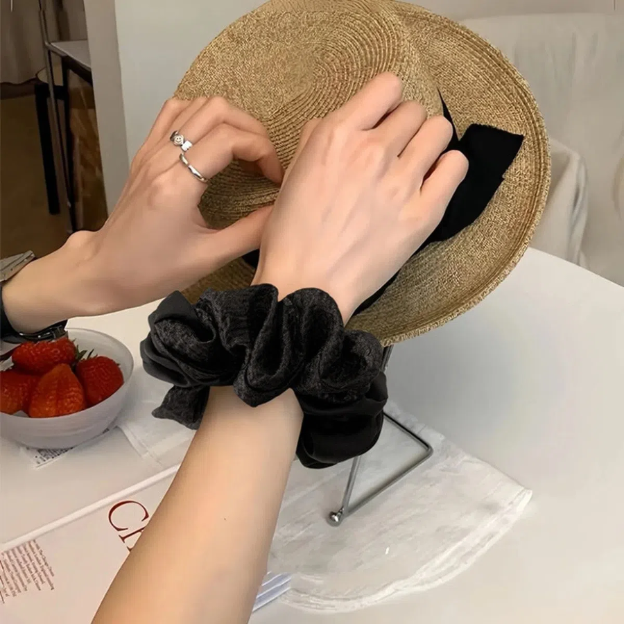 Элегантная классическая резинка-скранчи — изысканный акцент на каждый день