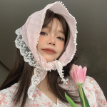 Ажурный кружевной платок-бандана для волос — нежный акцент в романтичном стиле