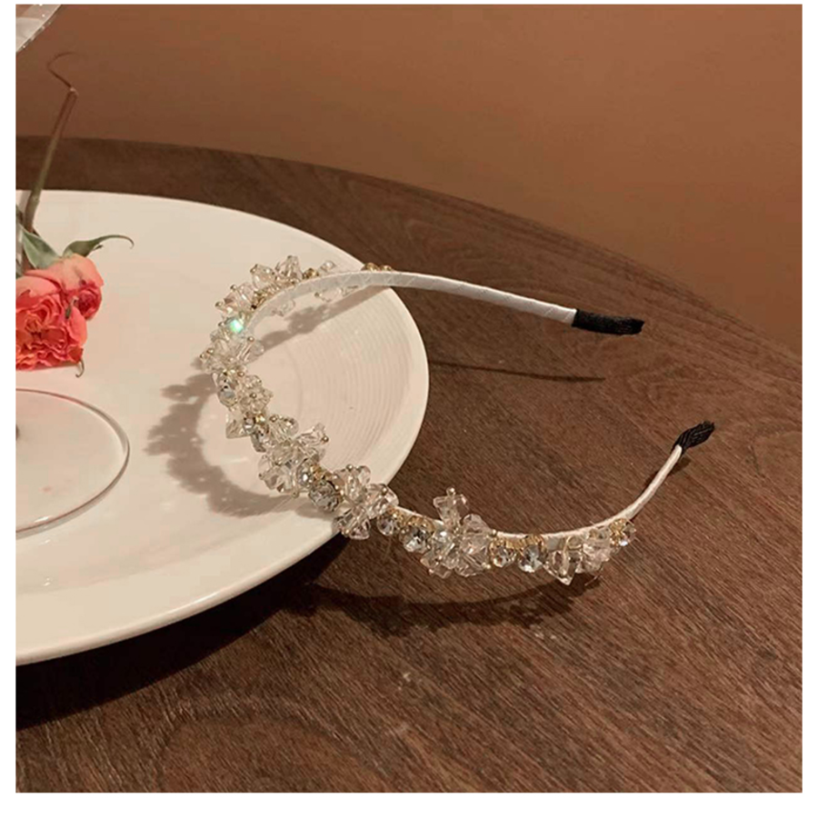 DK Queen диадема — изящный аксессуар с тонкой линией страз