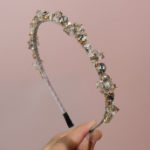 DK Queen диадема — изящный аксессуар с тонкой линией страз