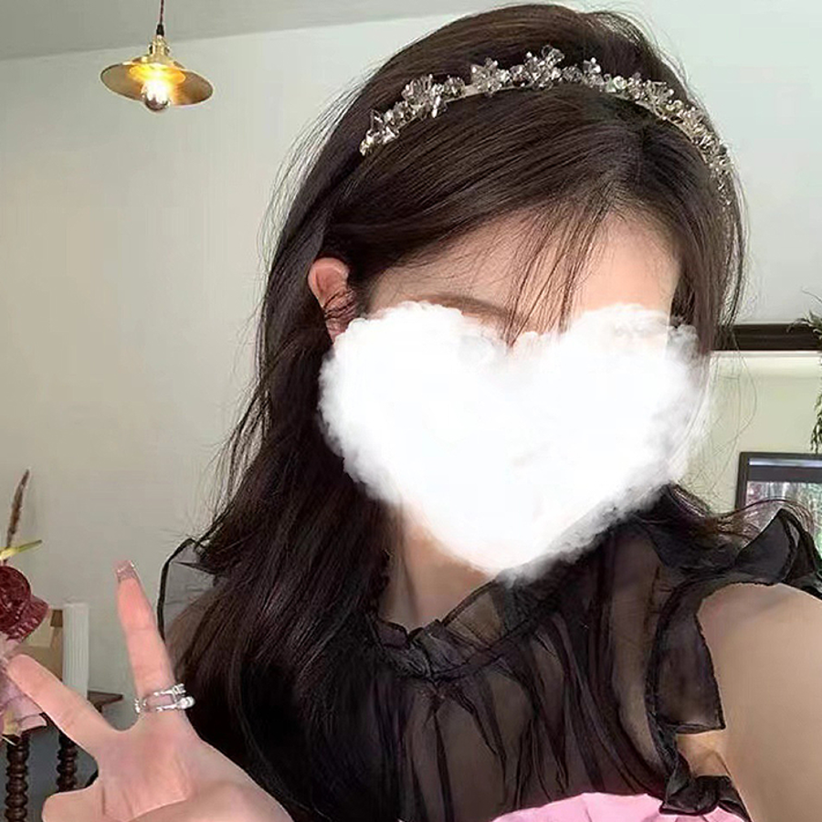 DK Queen диадема — изящный аксессуар с тонкой линией страз