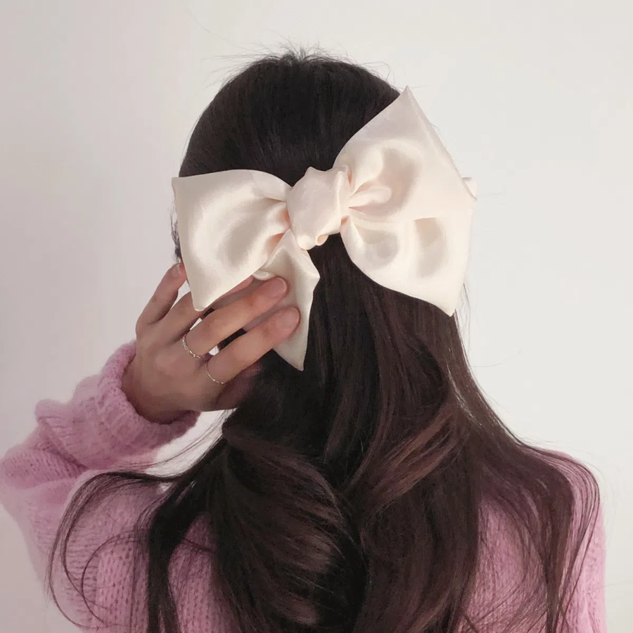 Королевская заколка с объёмным бантом из высококачественного шелка — двойной сатиновый акцент для романтичной причёски