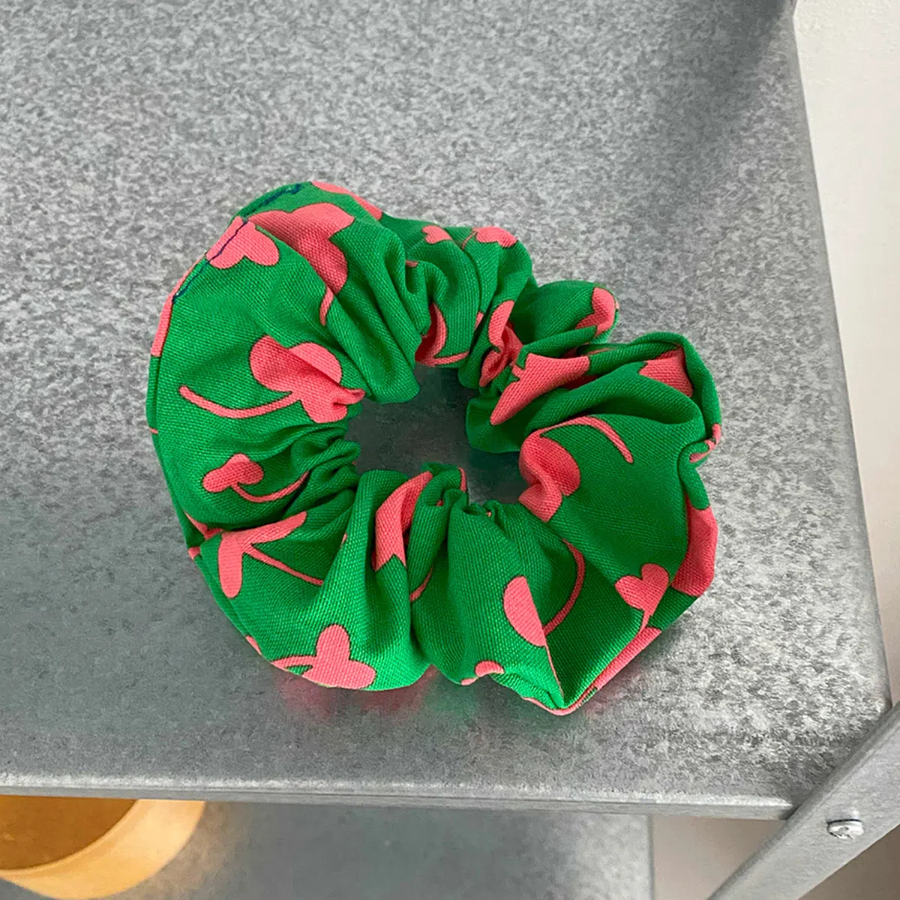 Клеверная хлопковая резинка-скранчи — натуральная мягкость и повседневный шарм