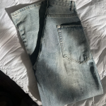 Женские джинсы Pin Curved в светлом дениме с изогнутым кроем