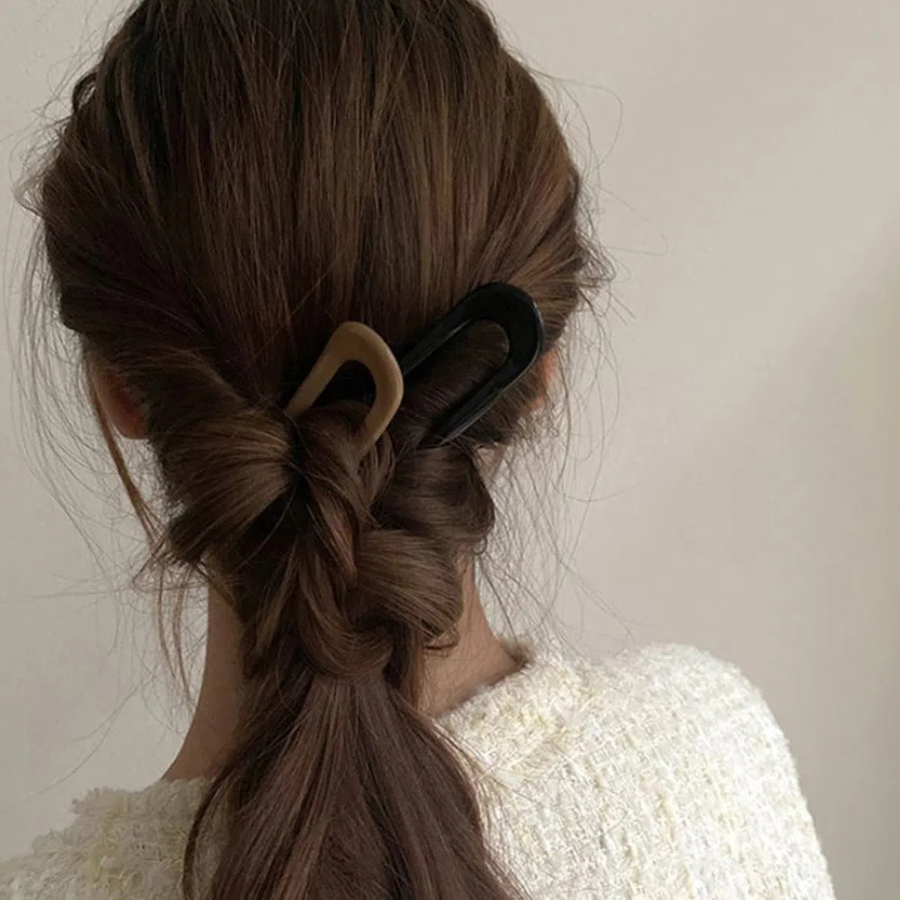 Пастельная U-образная шпилька для волос — глянцевая, минималистичная, для стильных причёсок