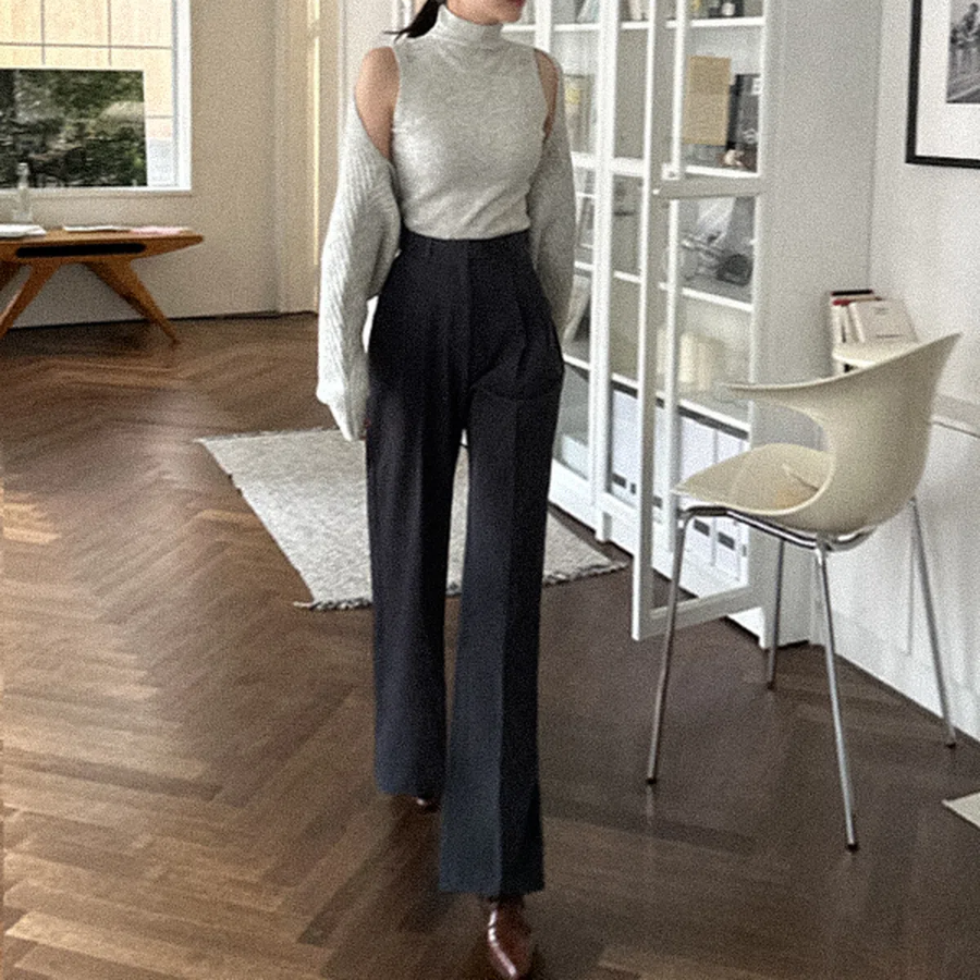 Женские широкие брюки с высокой посадкой и асимметричной застёжкой