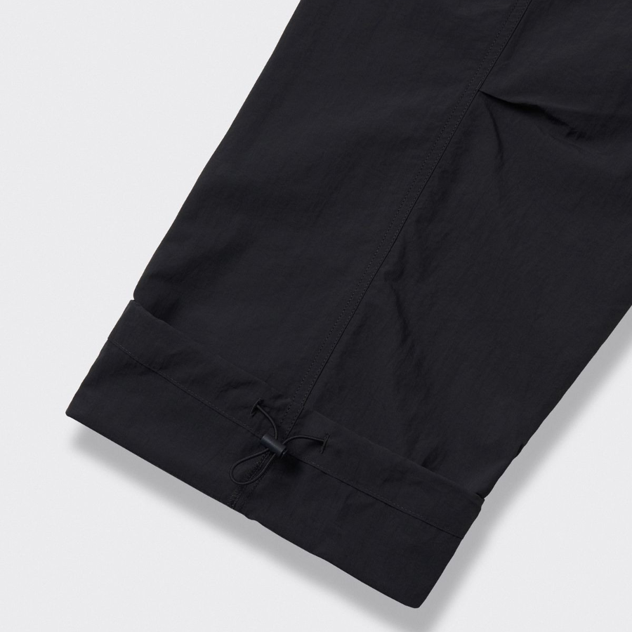 Nylon One-Tuck Parachute Cargo Pants [Black]