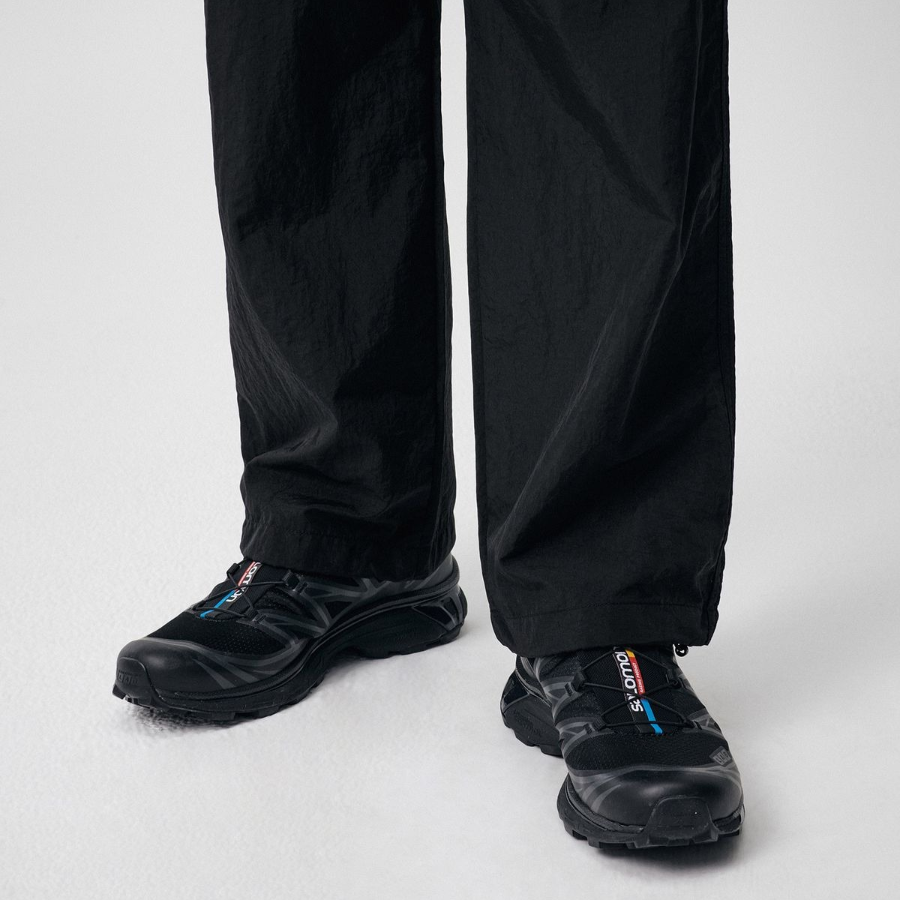 Nylon One-Tuck Parachute Cargo Pants [Black]