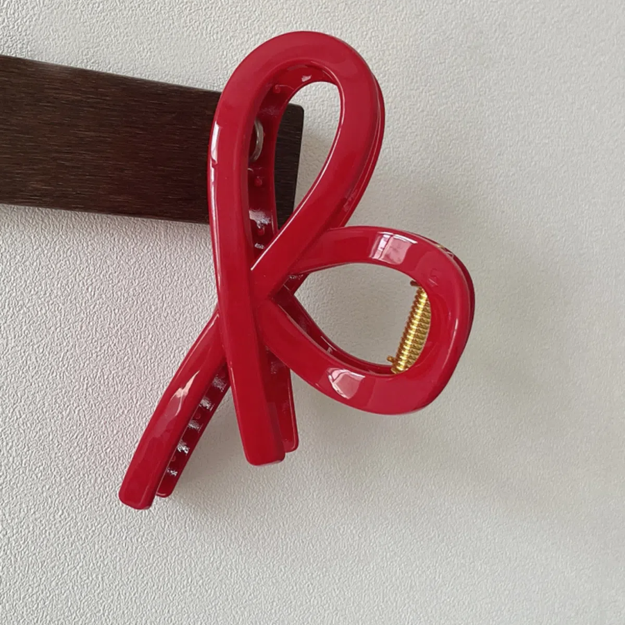 Заколка-краб с сердечком и бантом — нежный акцент для романтичных причёсок