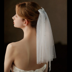 Свадебный мини-вейл с жемчужным бантом от LENSOSO — элегантный акцент для бридал-шоу и фотосессий