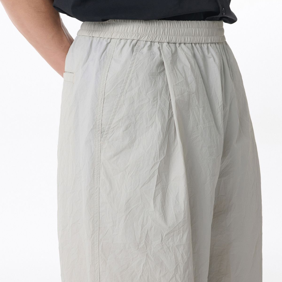 Nylon Crease One-Tuck Wide Banding Pants [Dusty Cream]
