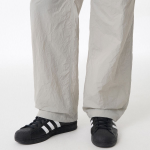 Nylon Crease One-Tuck Wide Banding Pants [Dusty Cream]