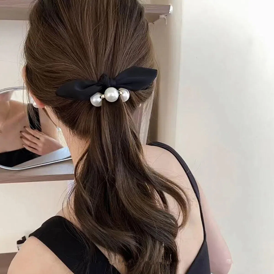Женская резинка для волос с двойным бантом и жемчужным декором — нежный акцент для романтичного образа