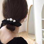 Женская резинка для волос с двойным бантом и жемчужным декором — нежный акцент для романтичного образа