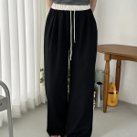 Banded Pintuck Wide Slacks — широкие брюки с эластичным поясом и защипами