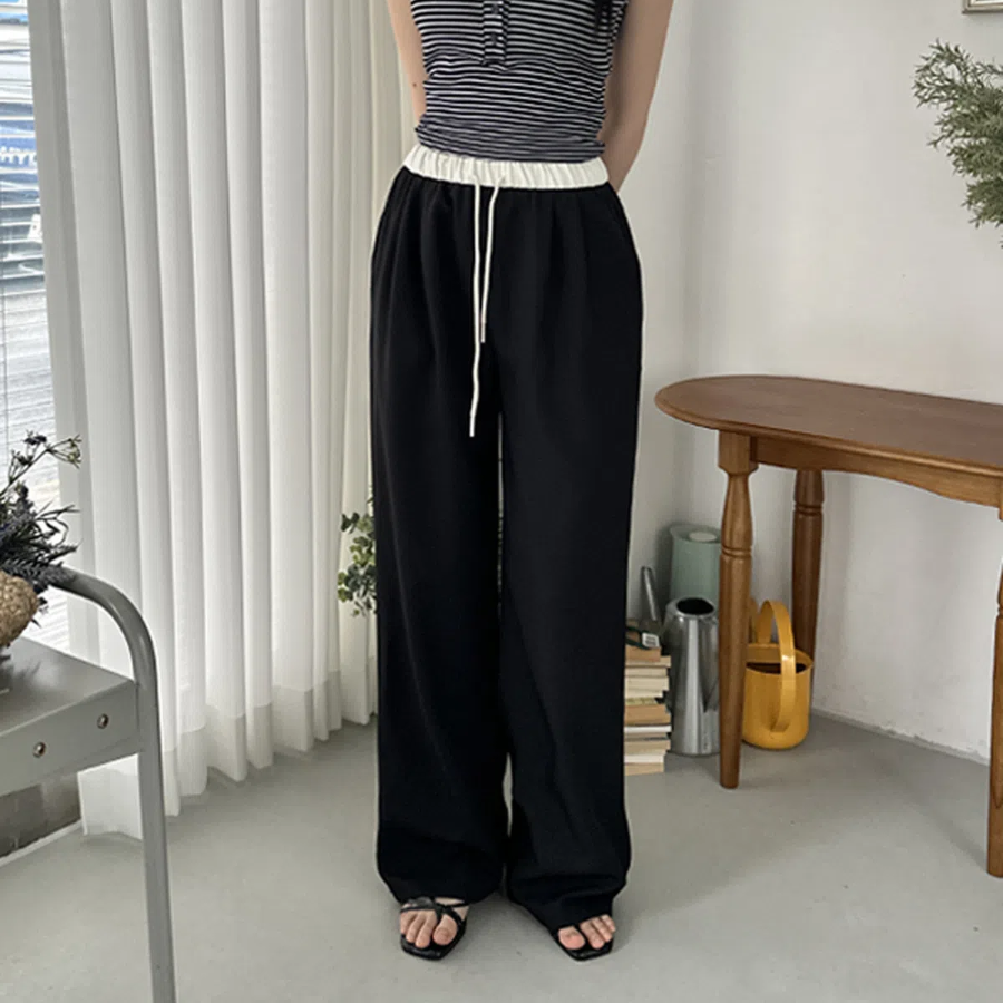 Banded Pintuck Wide Slacks — широкие брюки с эластичным поясом и защипами