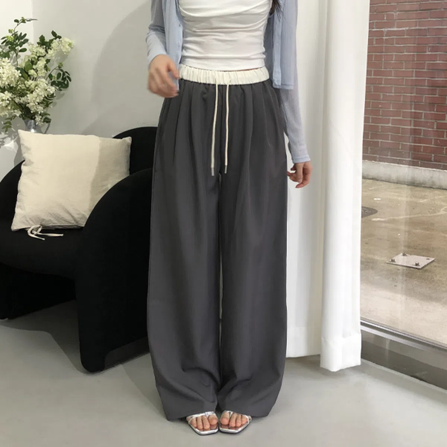 Banded Pintuck Wide Slacks — широкие брюки с эластичным поясом и защипами