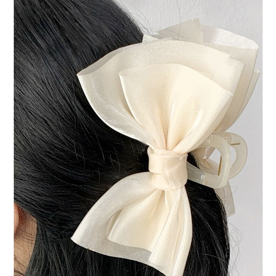 Женская большая заколка-краб с атласным бантом — нежный акцент для романтичного образа