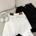 Широкие хлопковые брюки с вышивкой, задней пряжкой и кнопками на штанинах Cross Buckle Pocket Embroidered Snap Wide Cotton Pants