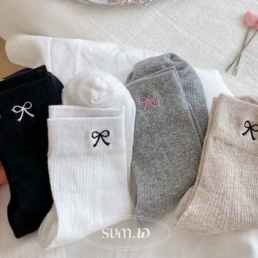 Женские летние носки с вышивкой "Like Ribbon"  от SooM — стиль в каждой детали (черный,белый,серый,бежевый)