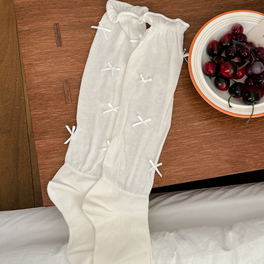 Летние полупрозрачные гольфы "Enjoy" с мини-бантиком — воздушный акцент для стильного образа