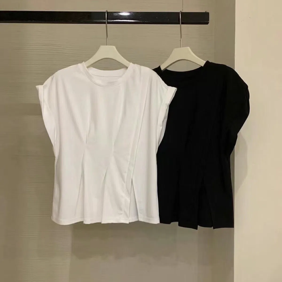 Asymmetric Pintuck Detail Short Sleeve T-Shirt