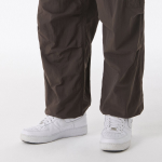 Nylon One-Tuck Parachute Cargo Pants [Brown]
