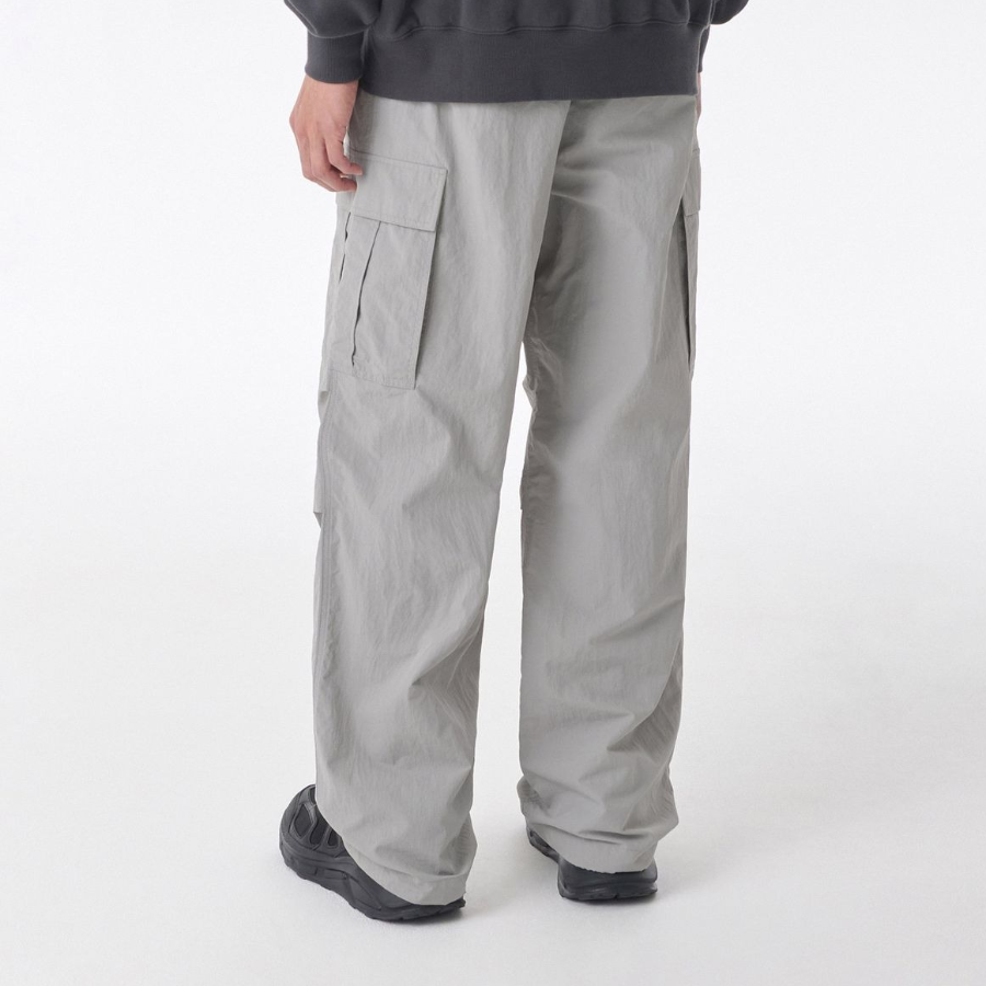 Nylon One-Tuck Parachute Cargo Pants [Light Grey]