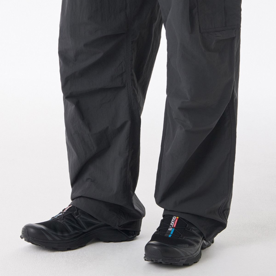 Nylon One-Tuck Parachute Cargo Pants [Dark Grey]
