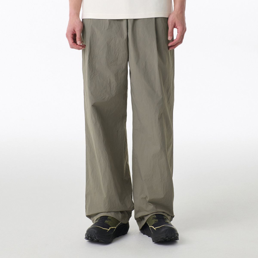 Nylon Crease One-Tuck Wide Banding Pants [Dusty Khaki]