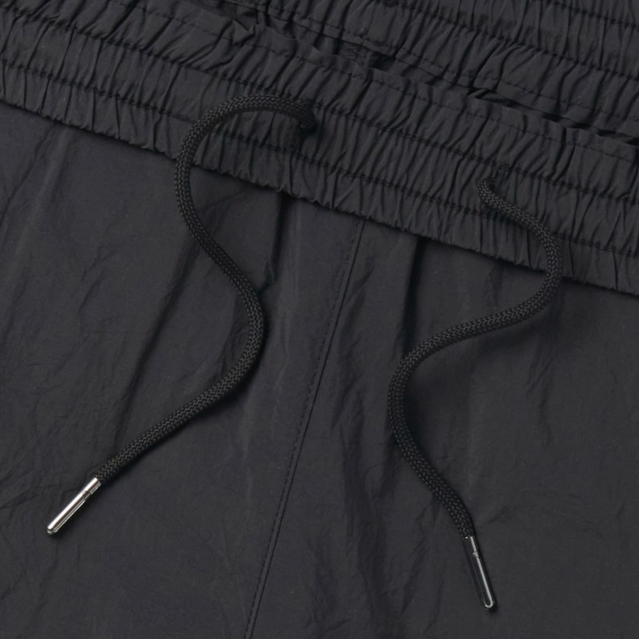 Nylon Crease One-Tuck Wide Banding Pants [Black]