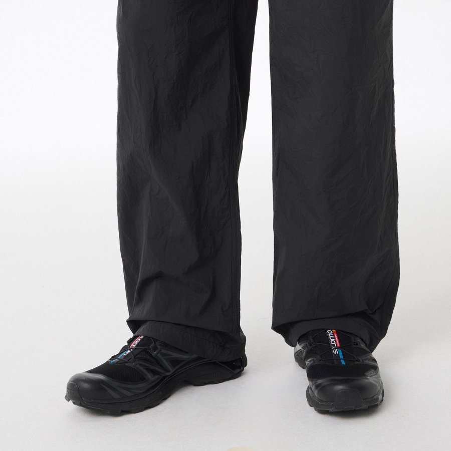 Nylon Crease One-Tuck Wide Banding Pants [Black]