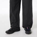 Nylon Crease One-Tuck Wide Banding Pants [Black]