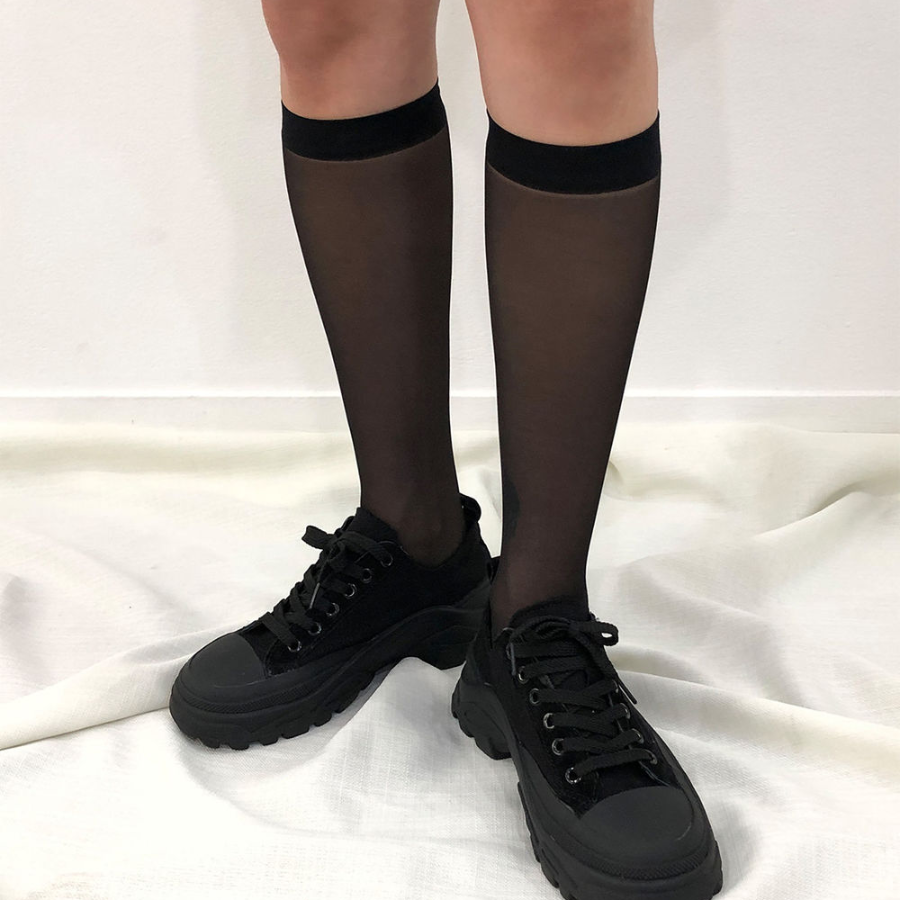 Набор 1+1: полупрозрачные гольфы sheer длины до колена — базовый элемент в модном гардеробе